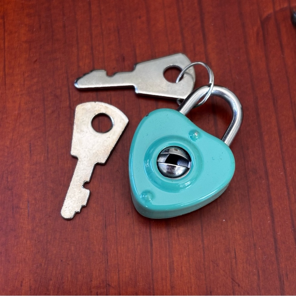 Vintage super cute Heart-Shaped Turquoise Padlock with Keys
